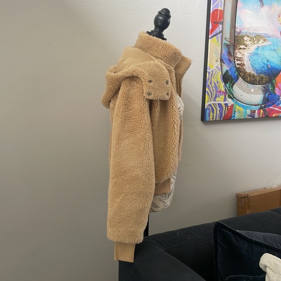 COPY - Alo Yoga Sherpa Carmel jacket - Picture 4 of 8